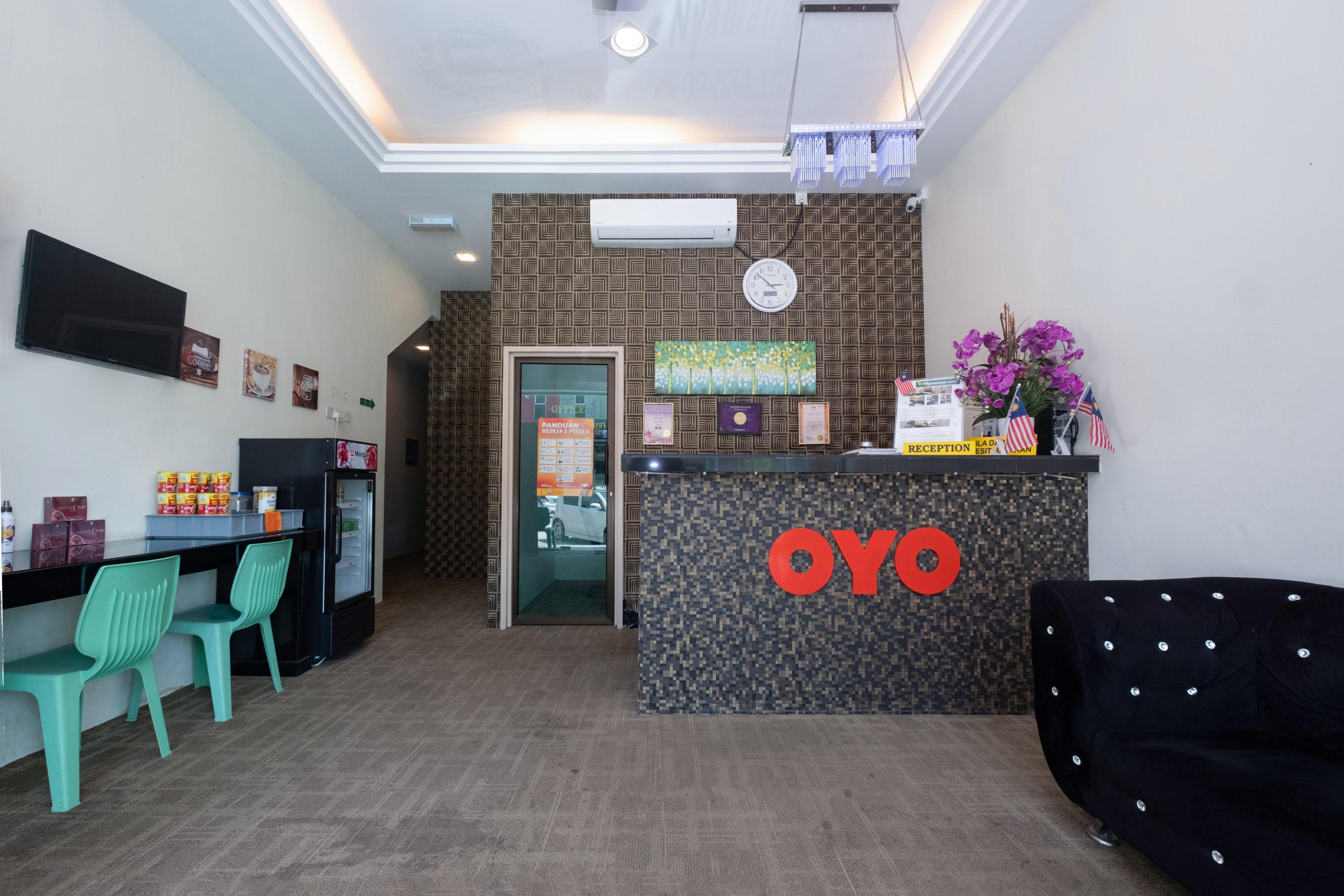 Oyo 89981 Nyamanya Hotel Kuantan Exteriör bild